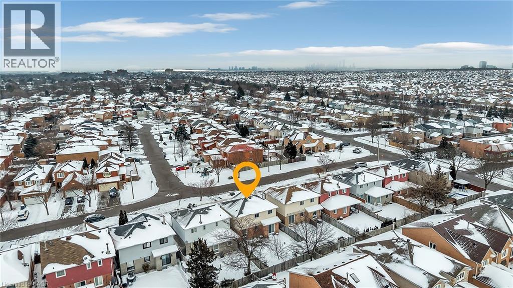 3390 Columbine Crescent, Mississauga, ON - Outdoor