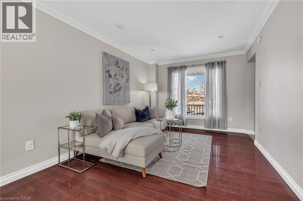 3390 Columbine Crescent, Mississauga, ON - Indoor