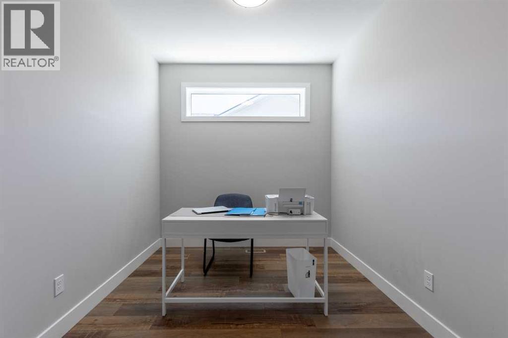 4889 7Th Street W, Claresholm, AB - Indoor