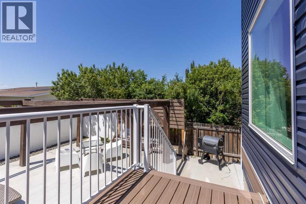 4889 7Th Street W, Claresholm, AB - Outdoor With Exterior