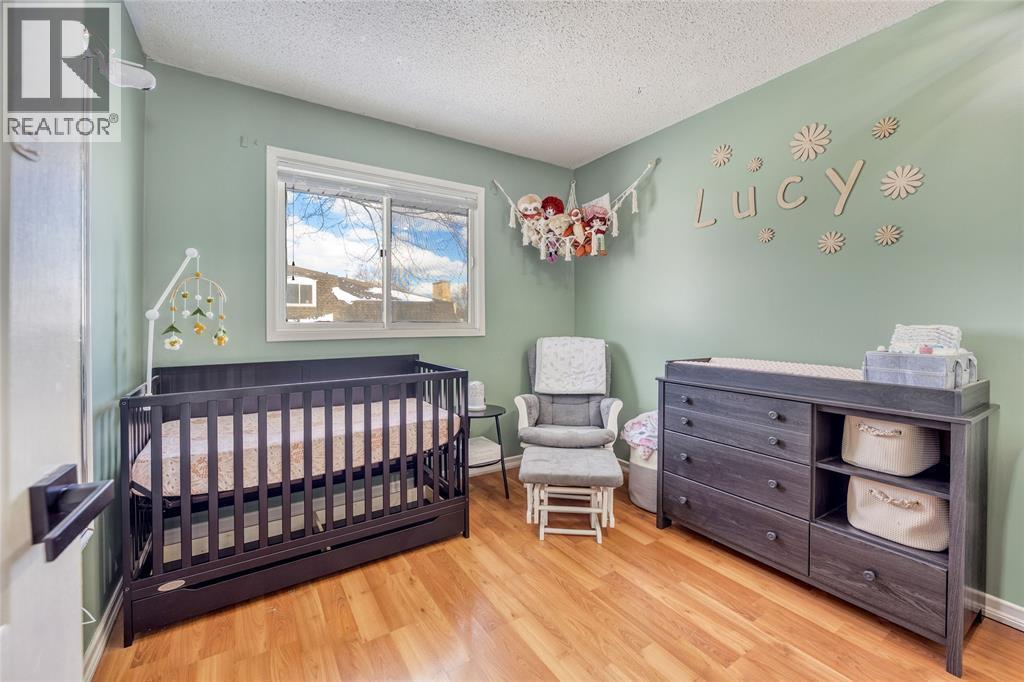 216 Blackthorn Crescent, St Clair, ON - Indoor Photo Showing Bedroom