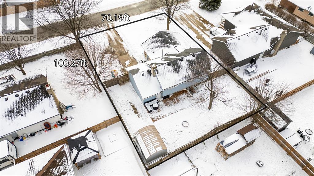 216 Blackthorn Crescent, St Clair, ON - Outdoor