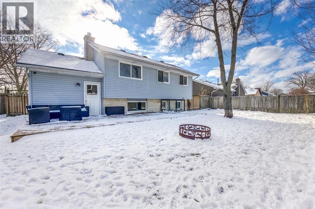 216 Blackthorn Crescent, St Clair, ON - Outdoor