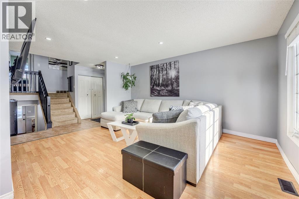 216 Blackthorn Crescent, St Clair, ON - Indoor