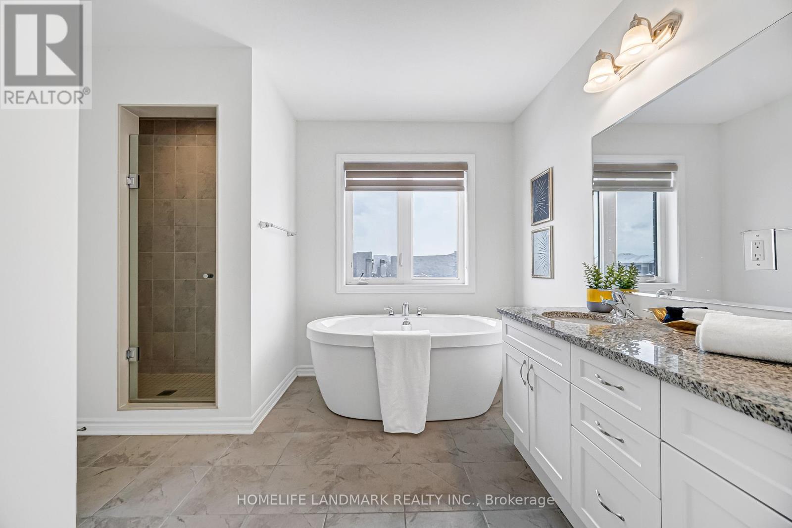 89 Barkerville Drive, Whitby, ON - Indoor Photo Showing Bathroom