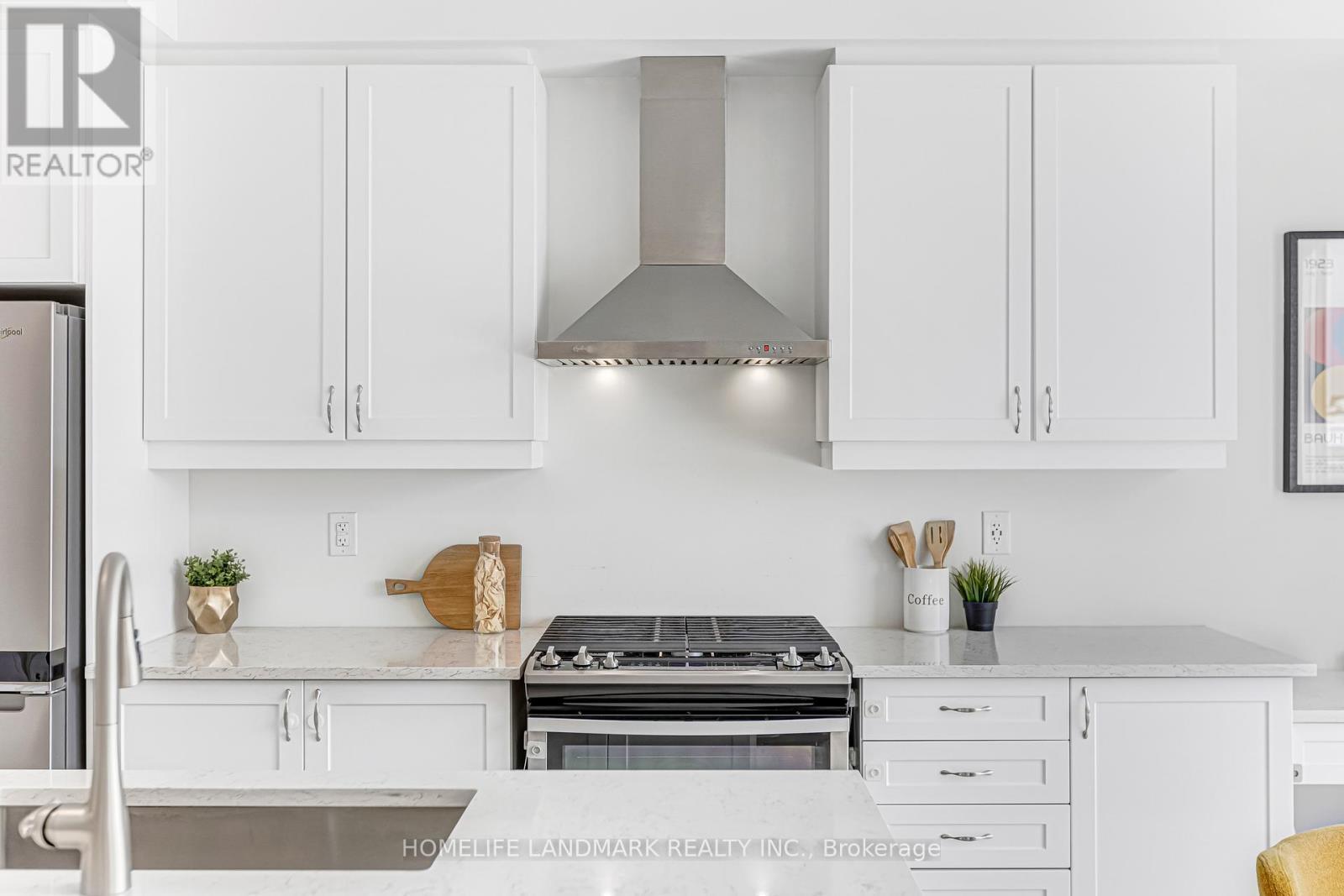 89 Barkerville Drive, Whitby, ON - Indoor Photo Showing Kitchen