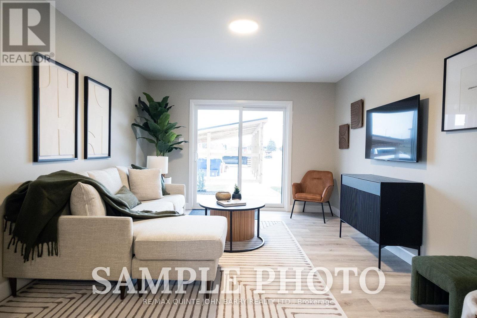 304-10 Hillside Meadow Drive, Quinte West (Murray Ward), ON - Indoor