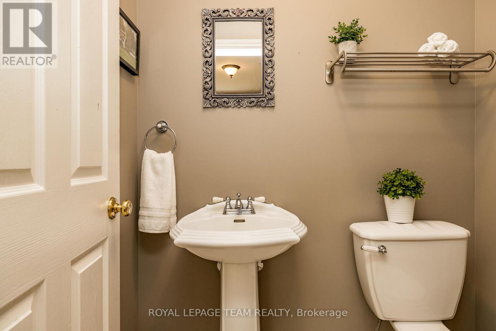 3651 Burritts Rapids Road, Ottawa, ON - Indoor Photo Showing Bathroom