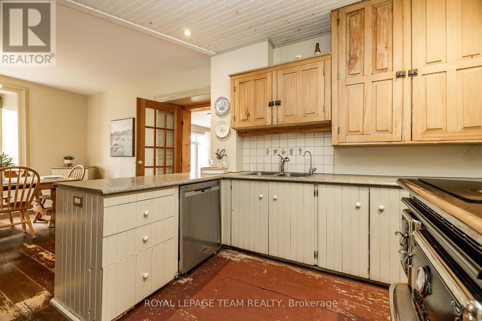 3651 Burritts Rapids Road, Ottawa, ON - Indoor Photo Showing Kitchen With Double Sink