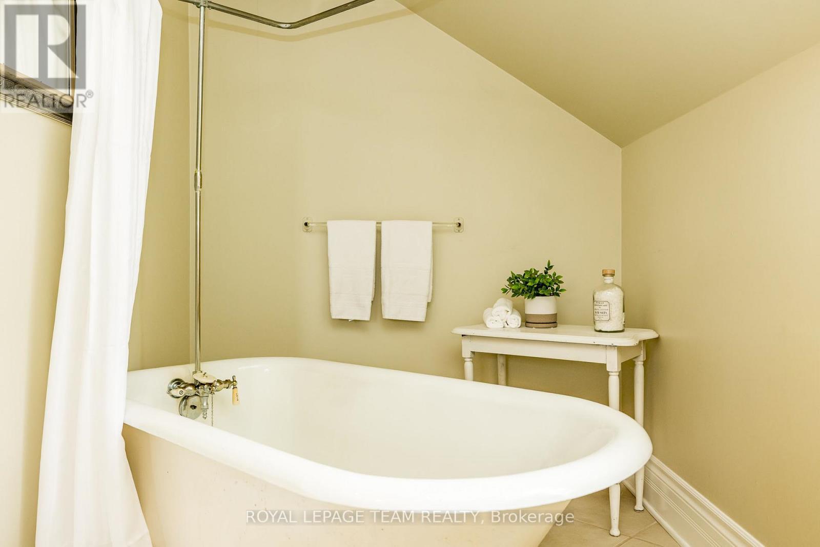 3651 Burritts Rapids Road, Ottawa, ON - Indoor Photo Showing Bathroom