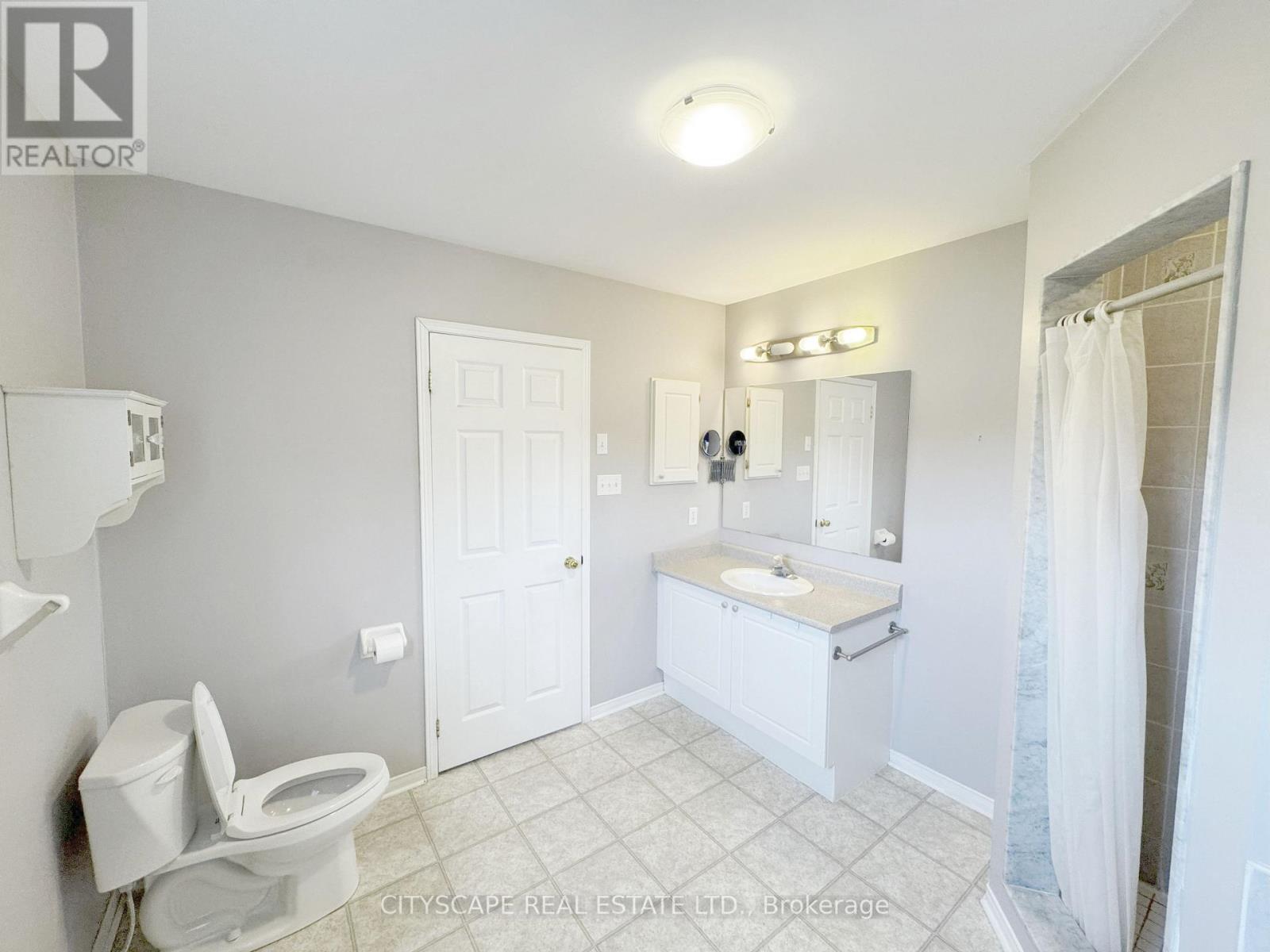 Primary Bedroom 4pc Ensuite - 55 Langlaw Drive, Cambridge, ON - Indoor Photo Showing Bathroom