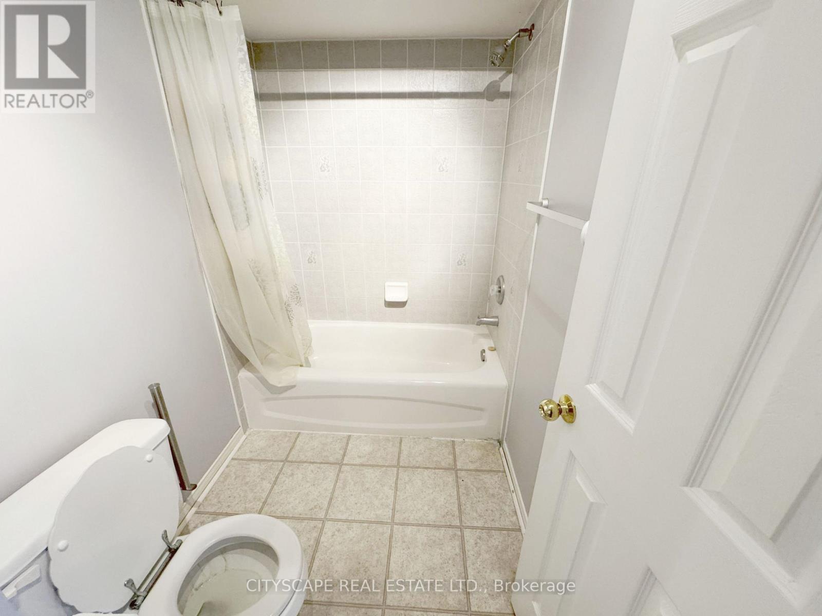 2nd Floor Main 4pc Bathroom - 55 Langlaw Drive, Cambridge, ON - Indoor Photo Showing Bathroom