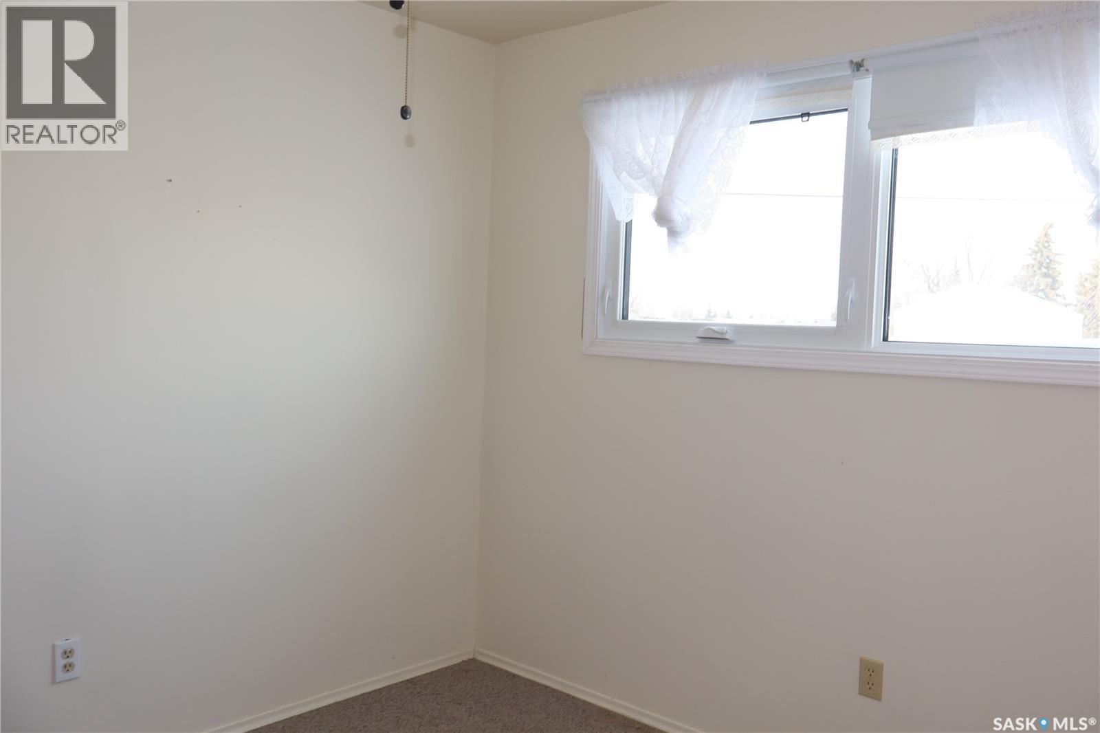 32 Kasper Crescent, Assiniboia, SK - Indoor Photo Showing Other Room