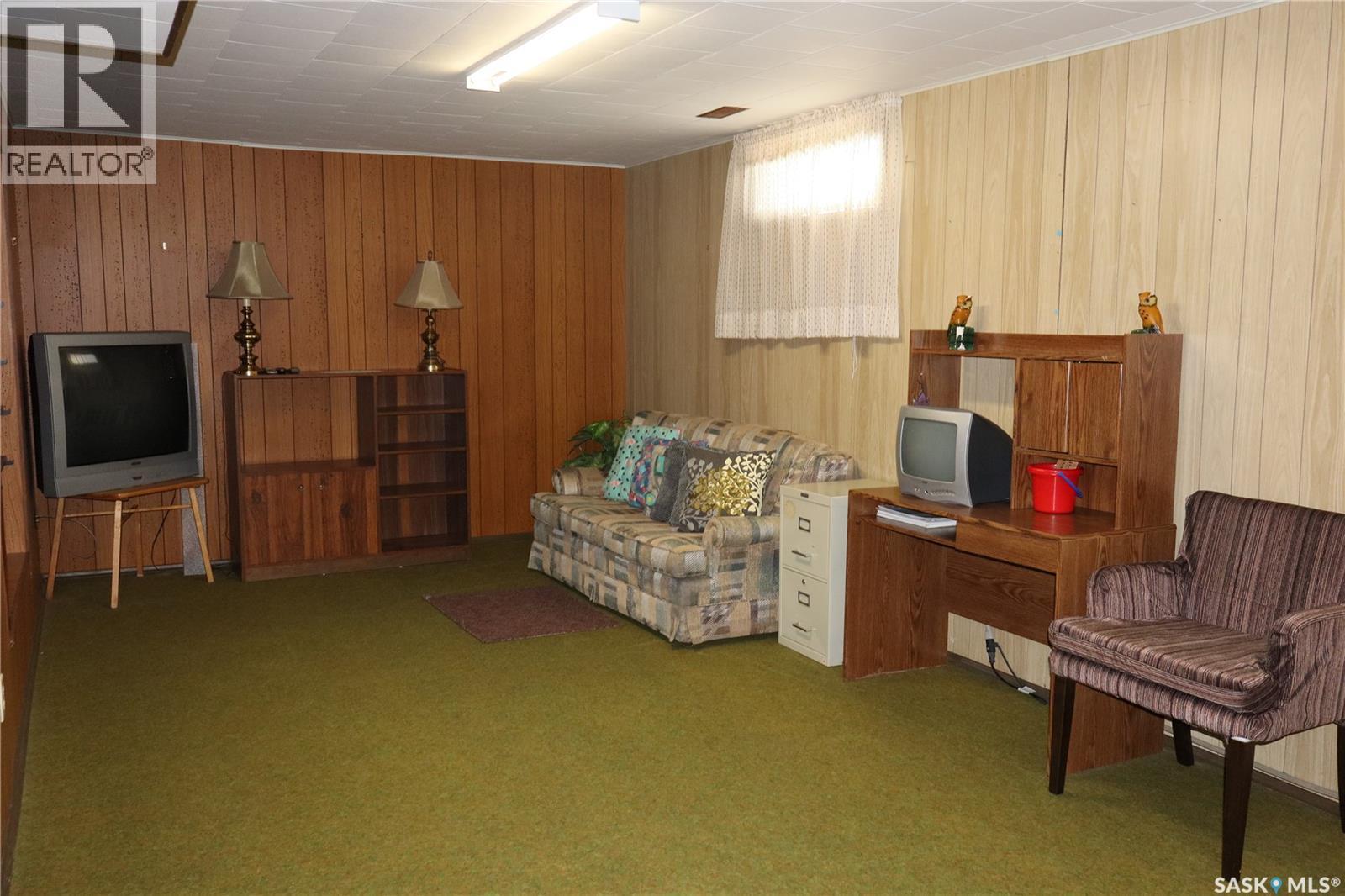 32 Kasper Crescent, Assiniboia, SK - Indoor