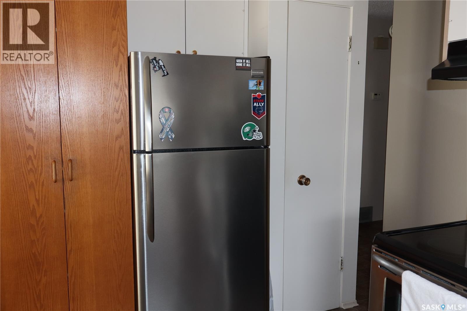 32 Kasper Crescent, Assiniboia, SK - Indoor Photo Showing Kitchen