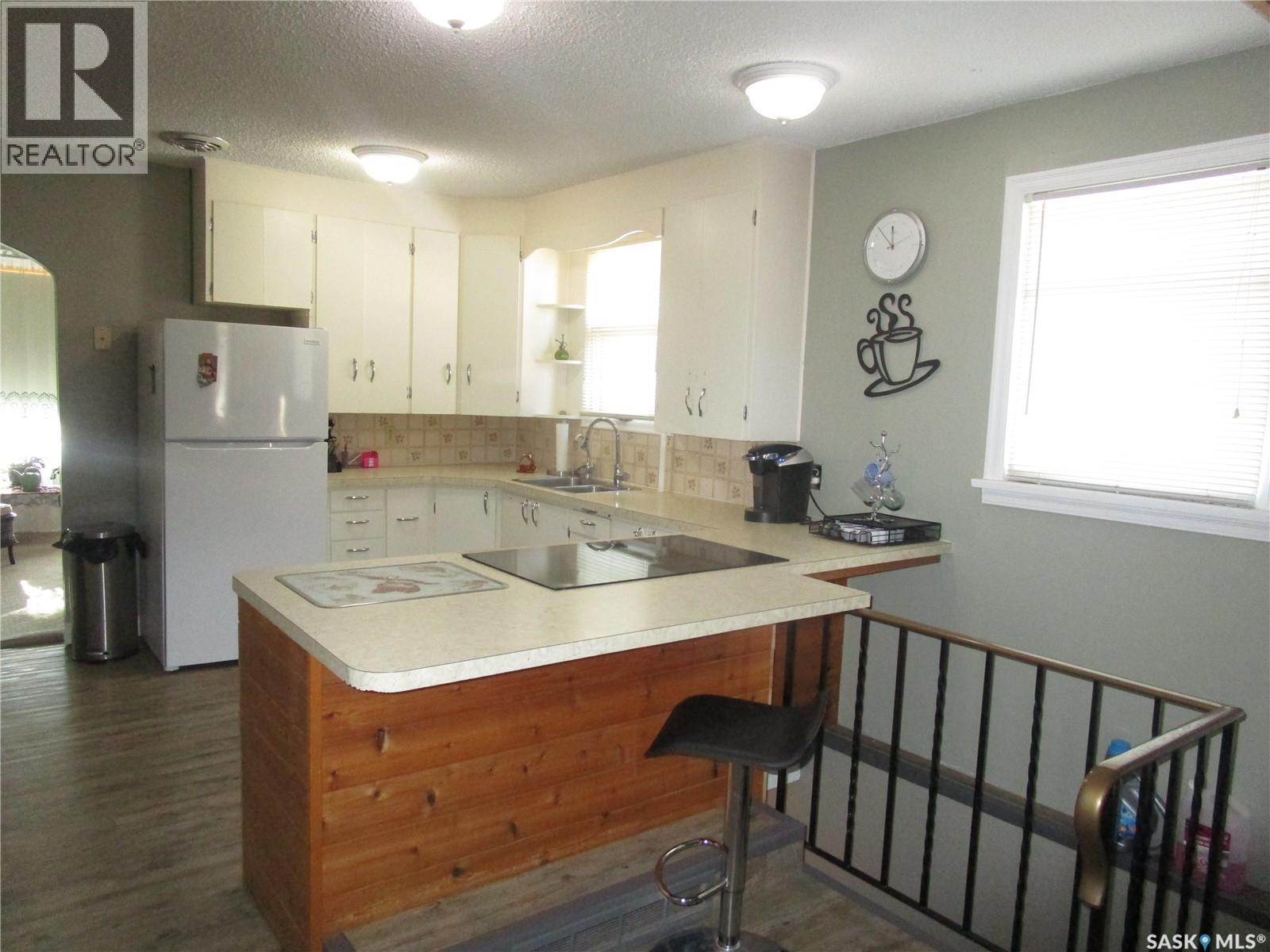 250 1St Avenue W, Bengough, SK - Indoor Photo Showing Kitchen