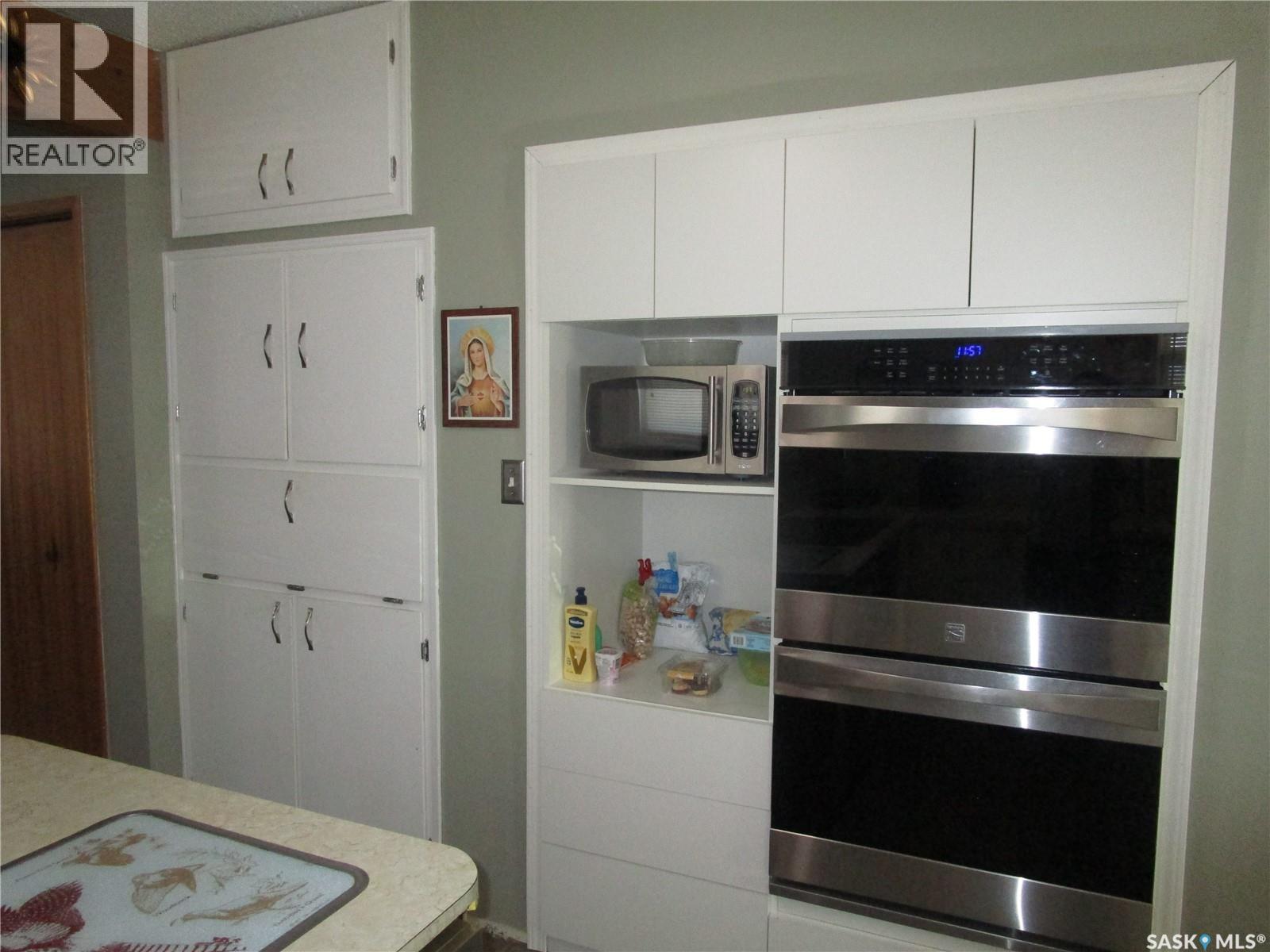 250 1St Avenue W, Bengough, SK - Indoor Photo Showing Kitchen