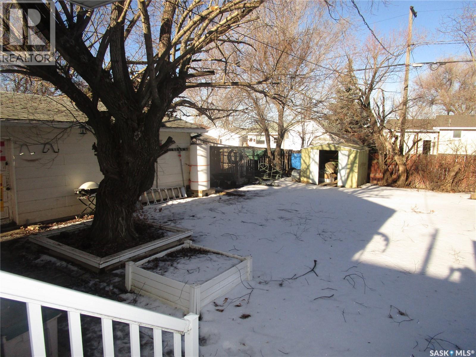 250 1St Avenue W, Bengough, SK - Outdoor