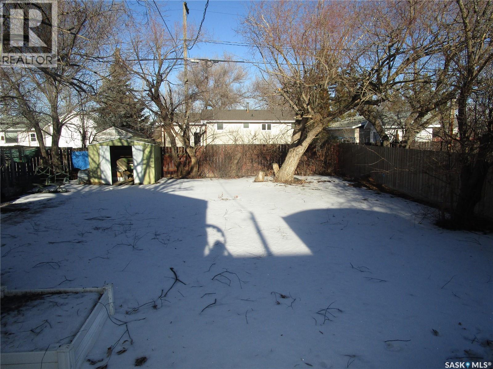 250 1St Avenue W, Bengough, SK - Outdoor