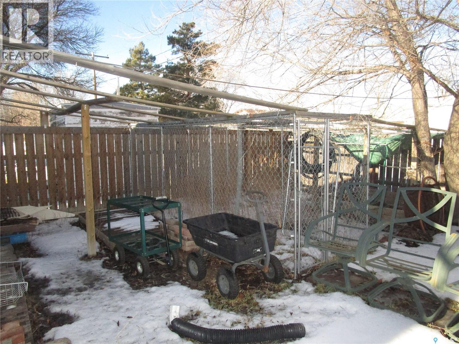250 1St Avenue W, Bengough, SK - Outdoor