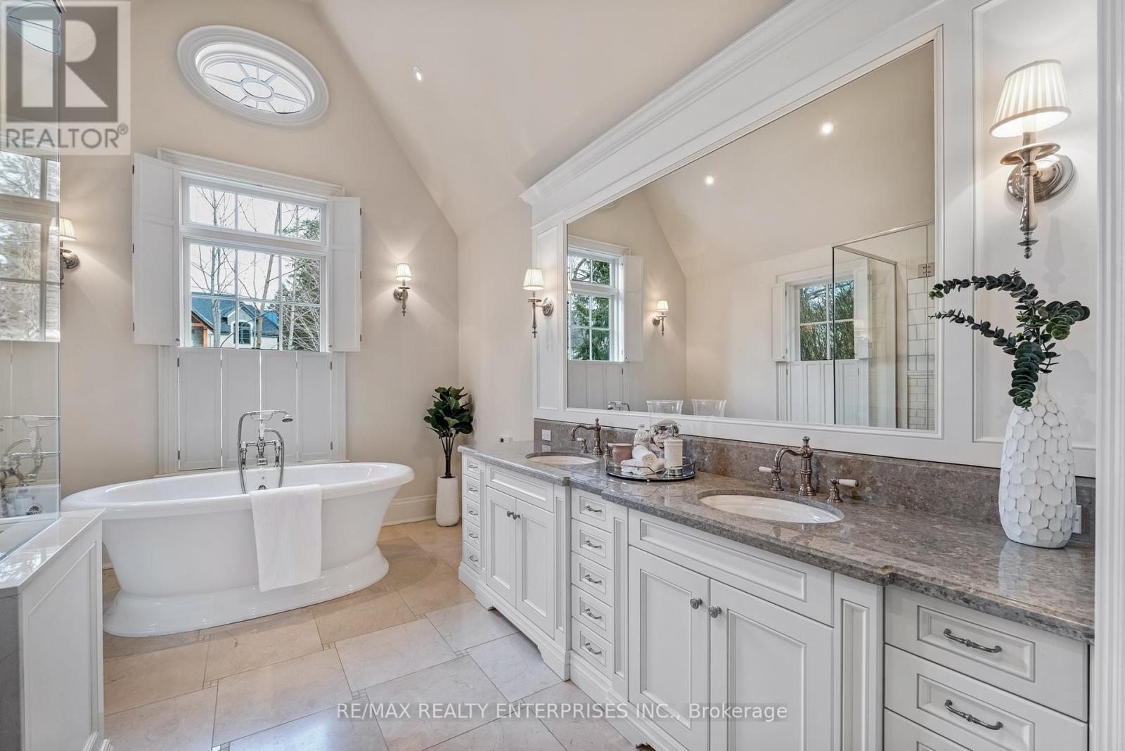 190 Donnelly Drive, Mississauga, ON - Indoor Photo Showing Bathroom