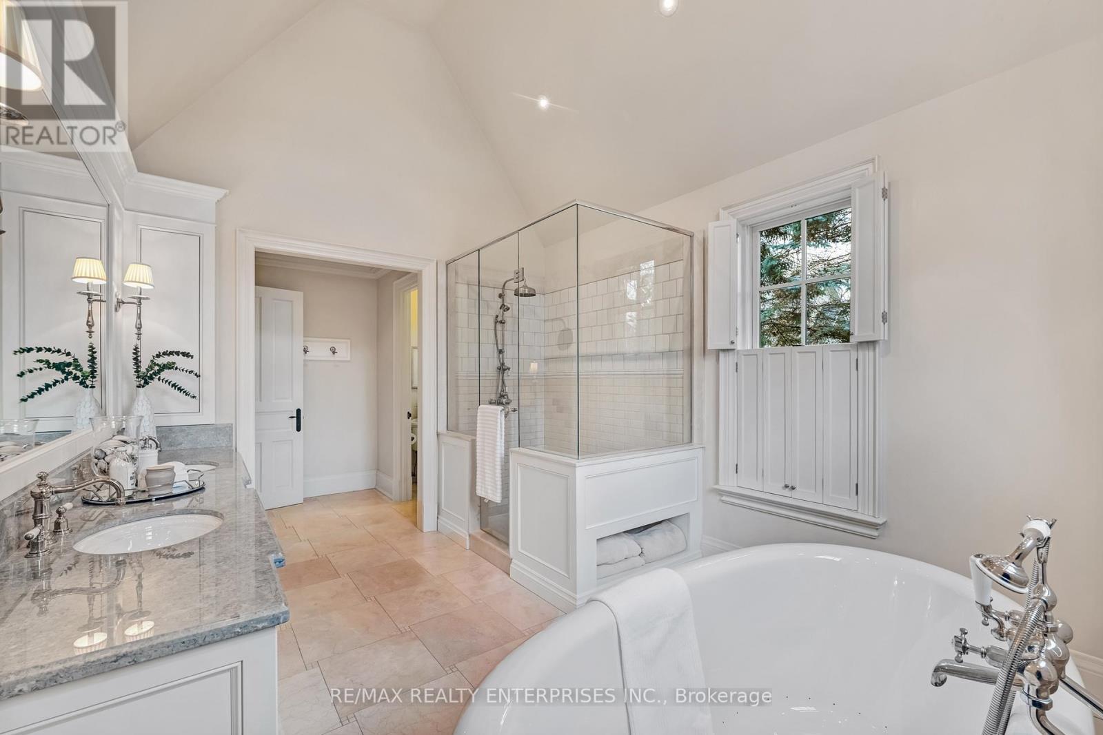 190 Donnelly Drive, Mississauga, ON - Indoor Photo Showing Bathroom