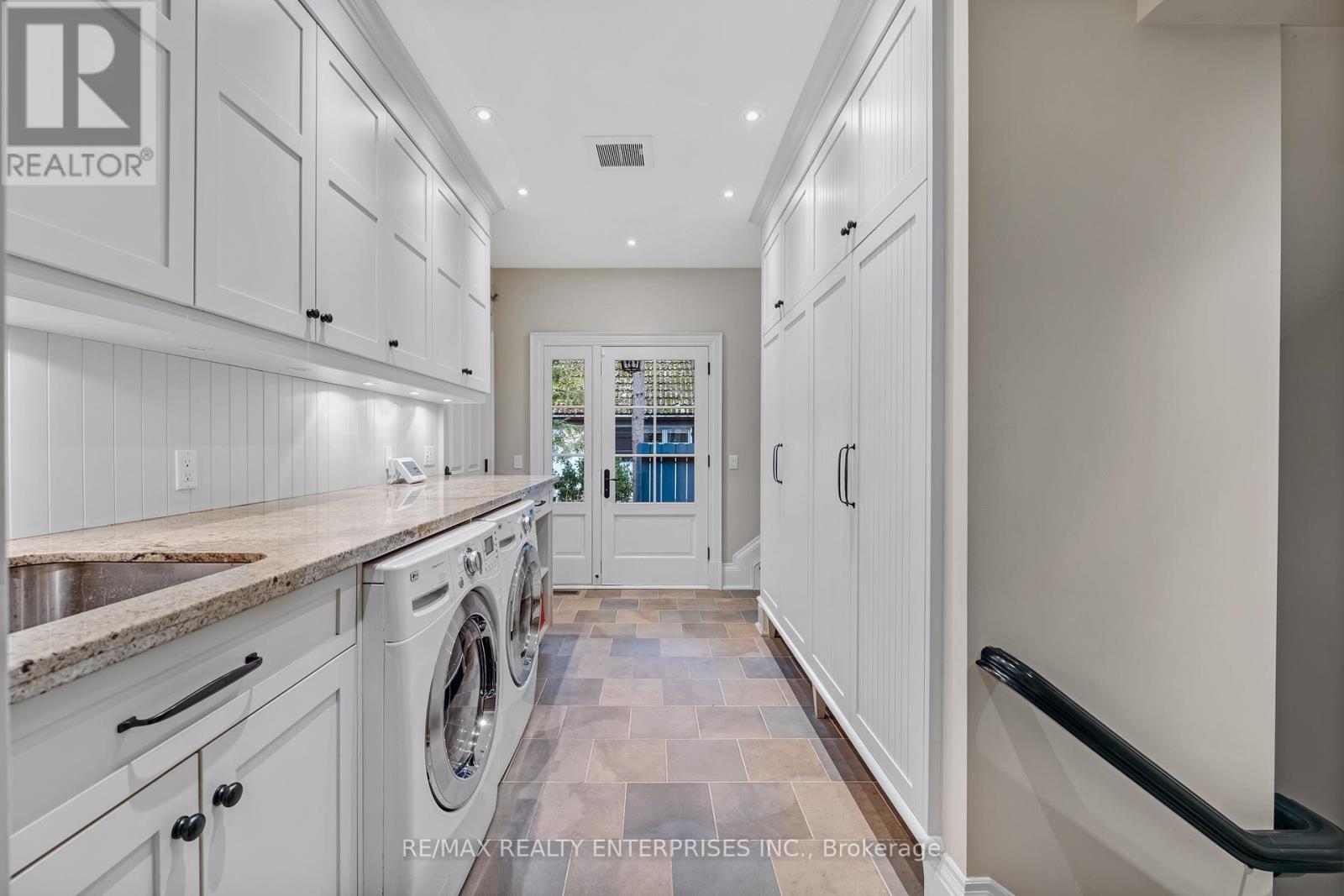 190 Donnelly Drive, Mississauga, ON - Indoor