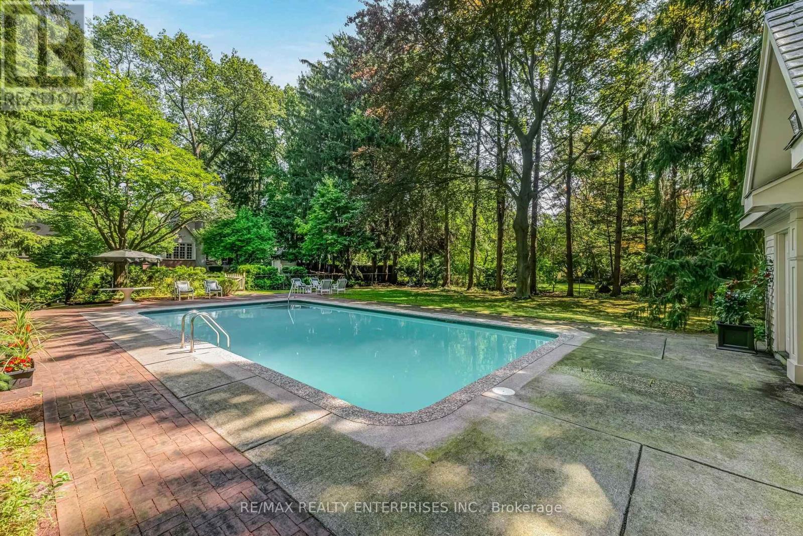 190 Donnelly Drive, Mississauga, ON - Outdoor With In Ground Pool