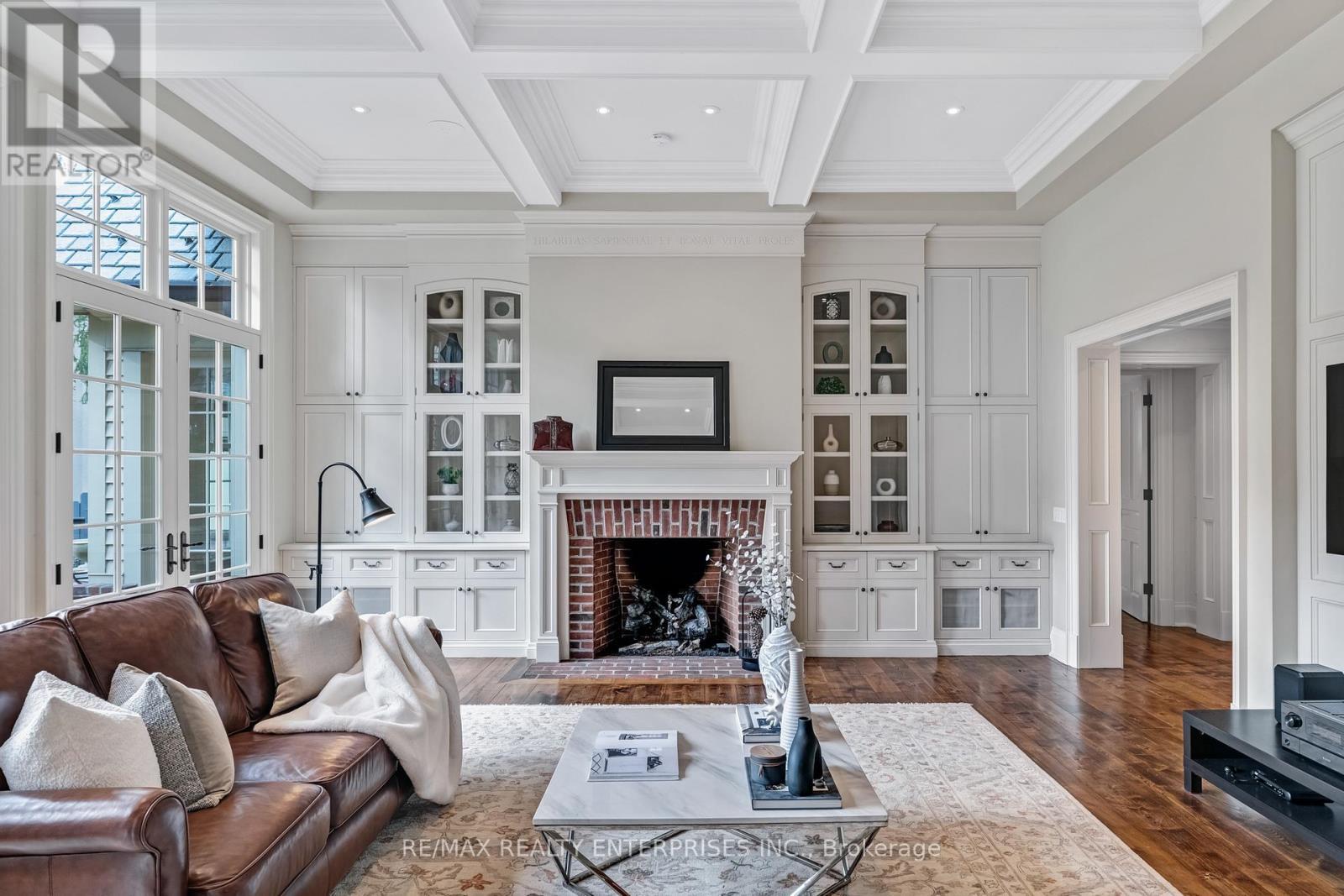 190 Donnelly Drive, Mississauga, ON - Indoor Photo Showing Living Room With Fireplace