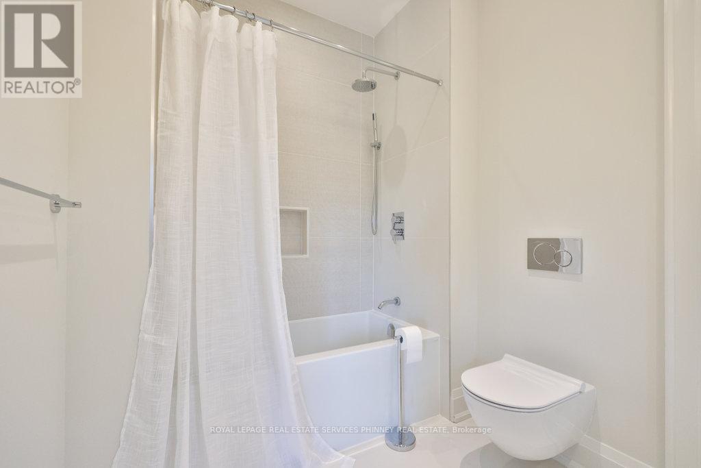 1456 Applewood Road, Mississauga, ON - Indoor Photo Showing Bathroom