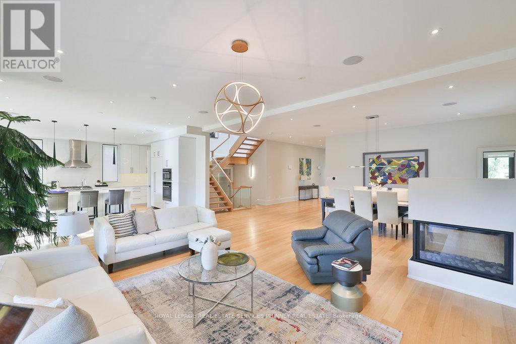 1456 Applewood Road, Mississauga, ON - Indoor Photo Showing Living Room With Fireplace