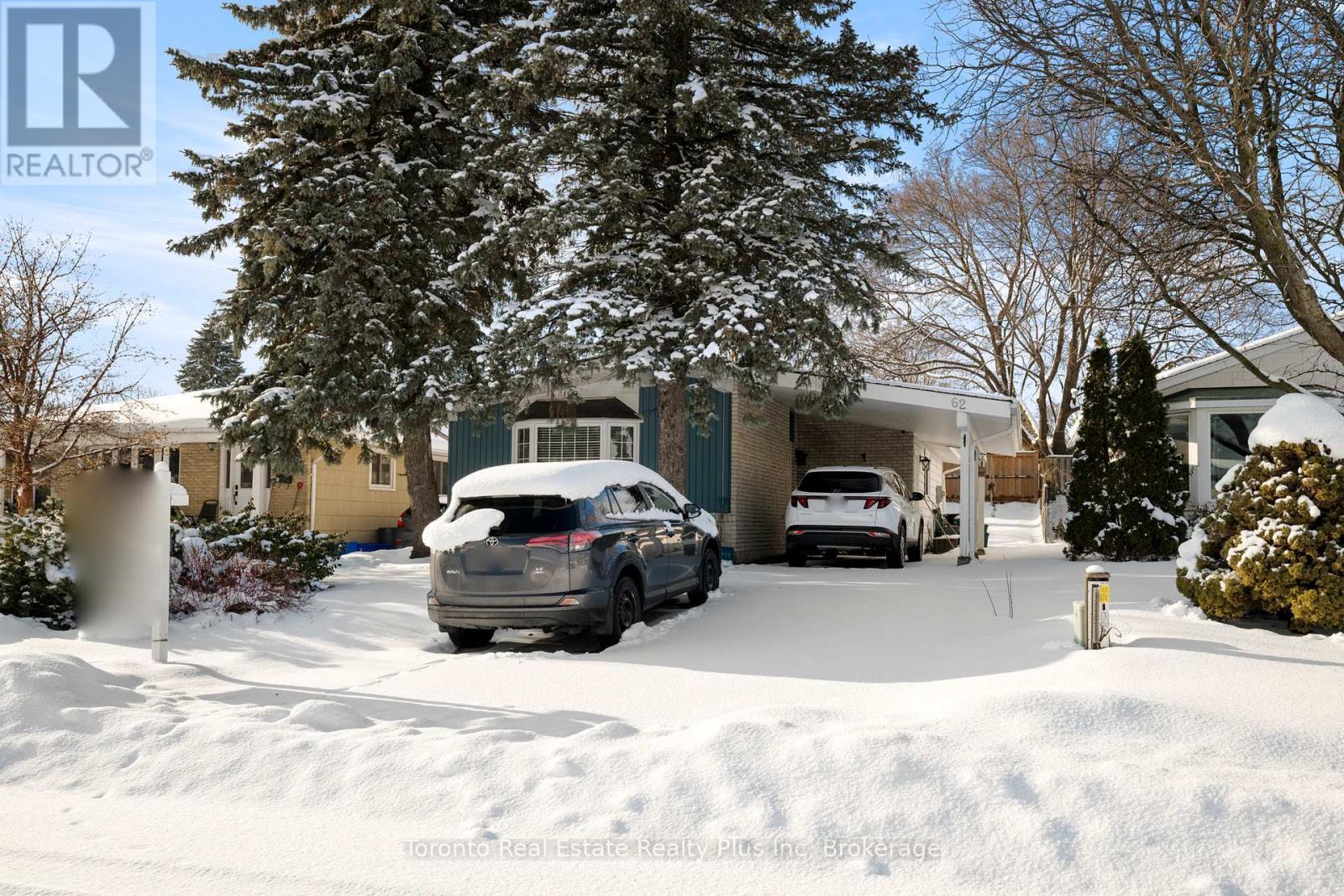 62 Greendale Crescent, Kitchener, ON - Outdoor With Facade