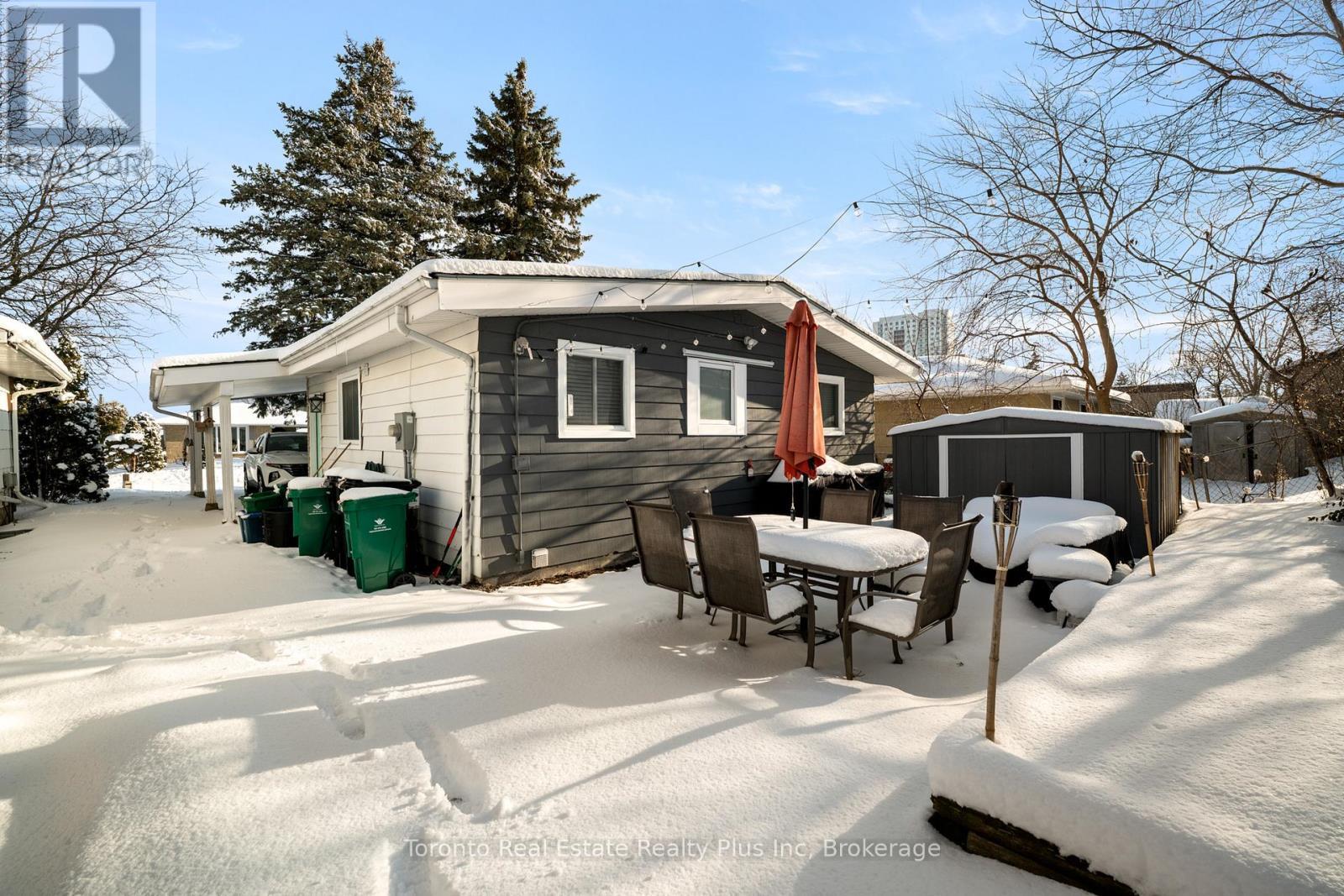 62 Greendale Crescent, Kitchener, ON - Outdoor