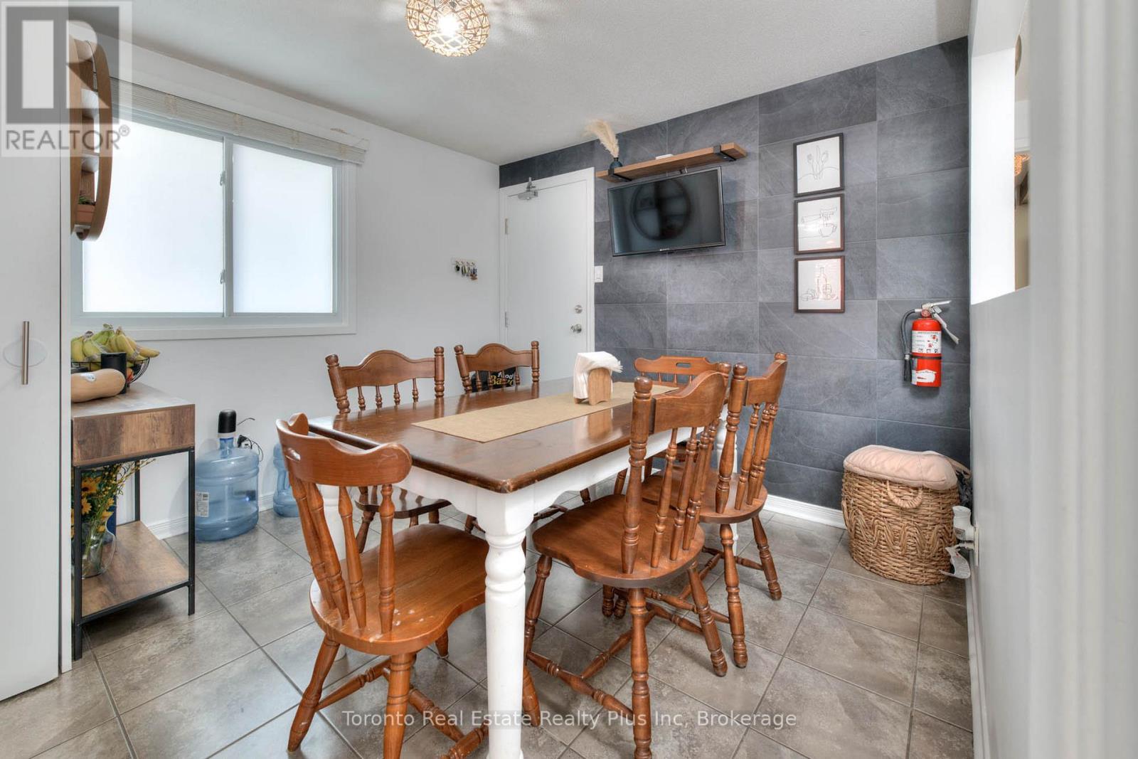 62 Greendale Crescent, Kitchener, ON - Indoor Photo Showing Dining Room