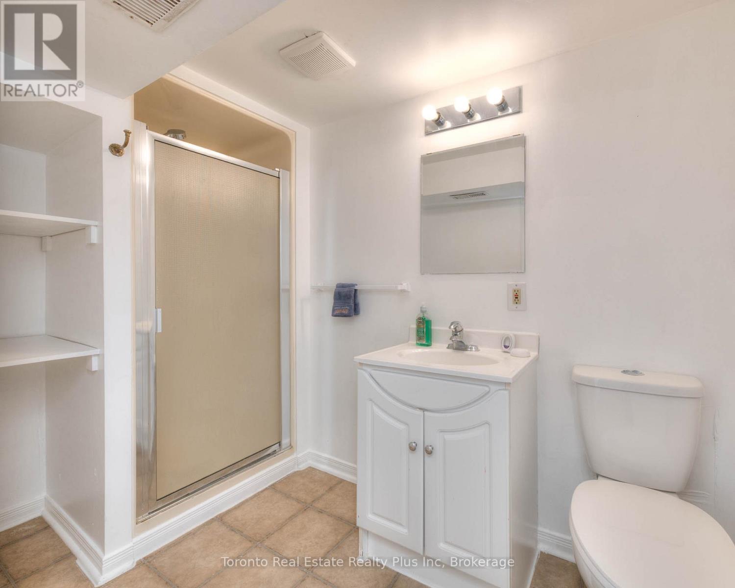 62 Greendale Crescent, Kitchener, ON - Indoor Photo Showing Bathroom