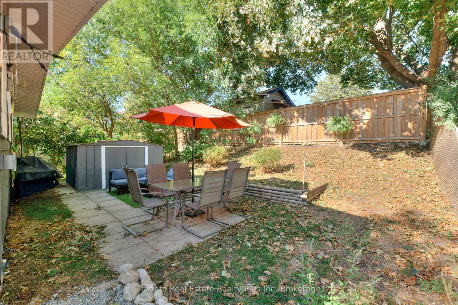 62 Greendale Crescent, Kitchener, ON - Outdoor