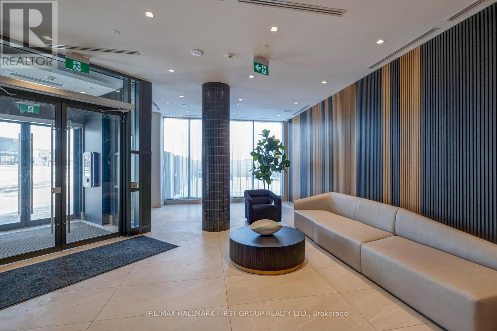 Lobby - 202 - 2545 Simcoe Street N, Oshawa (Windfields), ON - Indoor Photo Showing Other Room