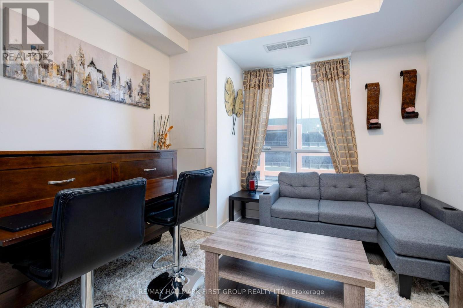 202 - 2545 Simcoe Street N, Oshawa (Windfields), ON - Indoor