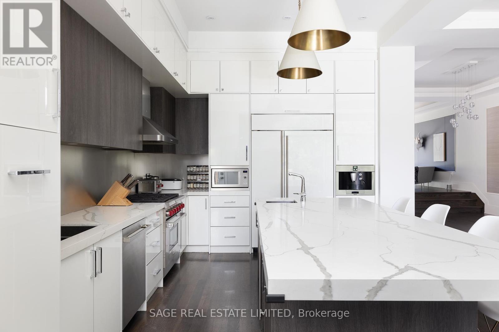 40 Hoyle Avenue, Toronto, ON - Indoor Photo Showing Kitchen With Upgraded Kitchen