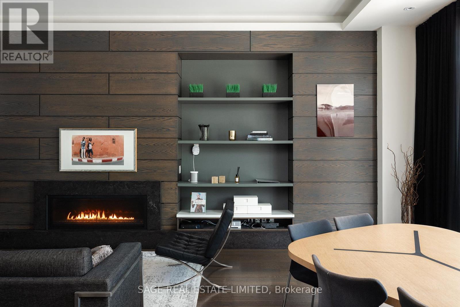 40 Hoyle Avenue, Toronto, ON - Indoor With Fireplace