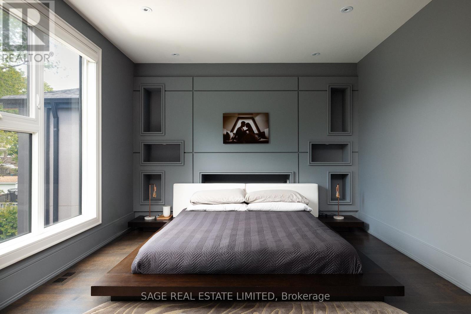 40 Hoyle Avenue, Toronto, ON - Indoor Photo Showing Bedroom