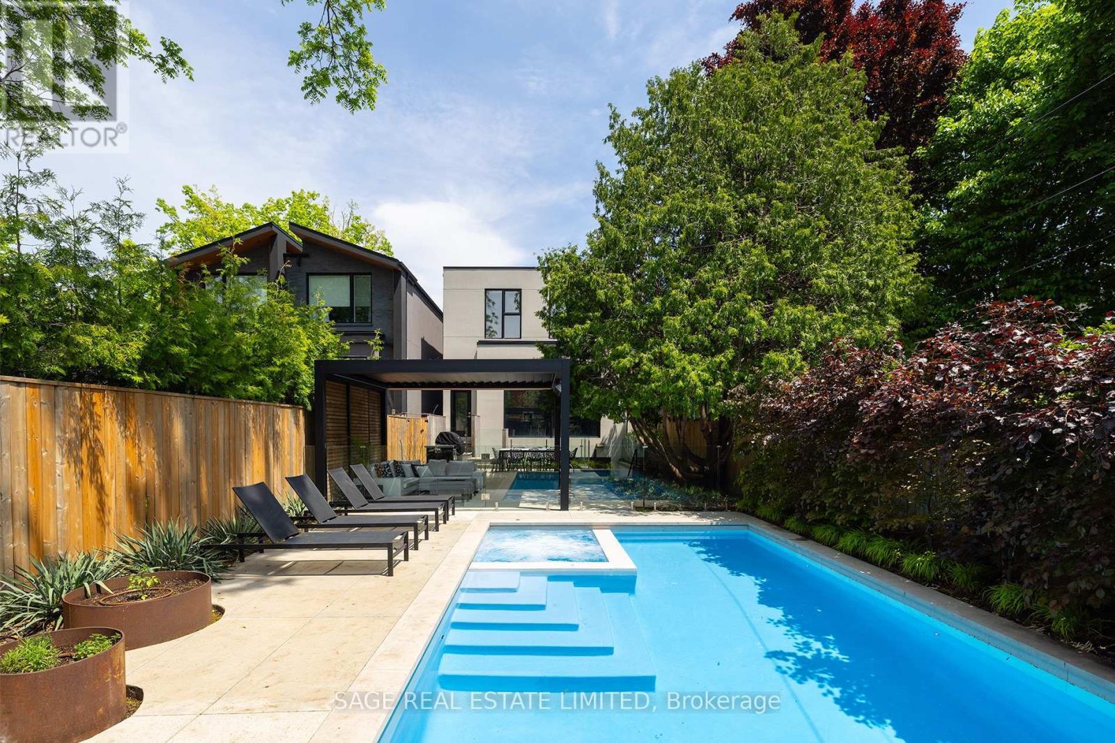 40 Hoyle Avenue, Toronto, ON - Outdoor With In Ground Pool