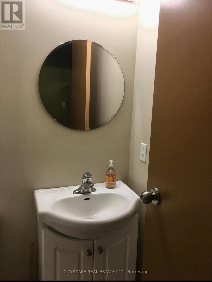 #104 - 253 Lester Street, Waterloo, ON - Indoor Photo Showing Bathroom