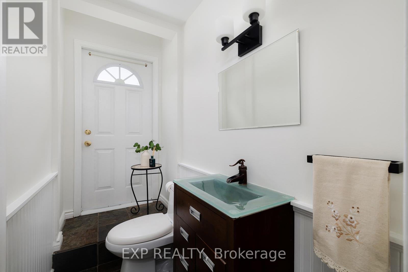 23 Dooley Drive, Kitchener, ON - Indoor Photo Showing Bathroom