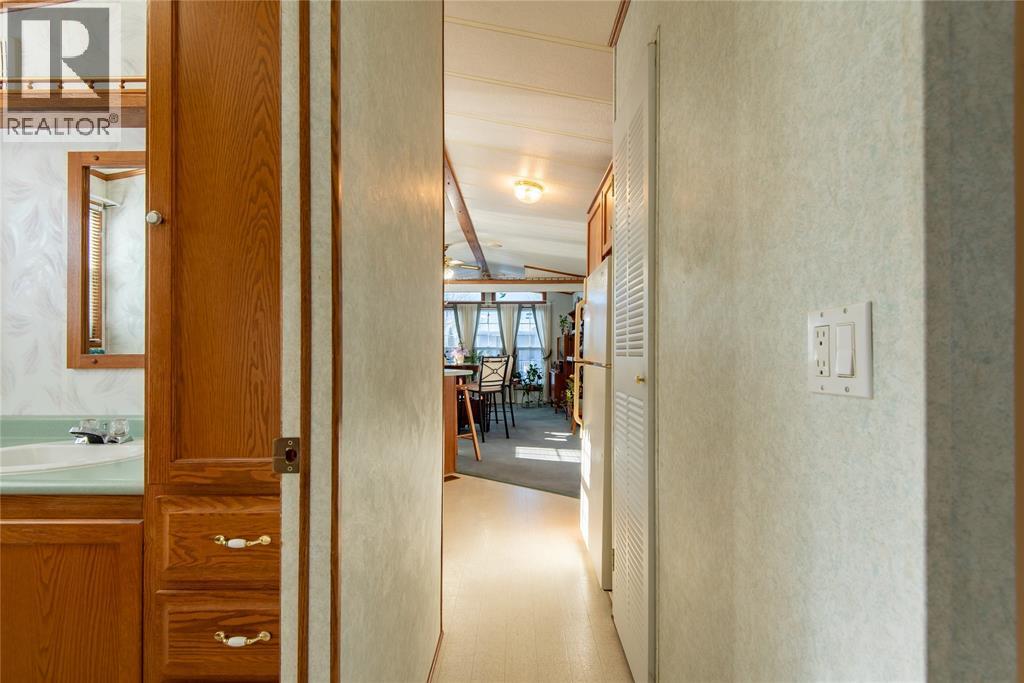 5700 Blackwell Sideroad Unit# 271, Sarnia, ON - Indoor Photo Showing Other Room