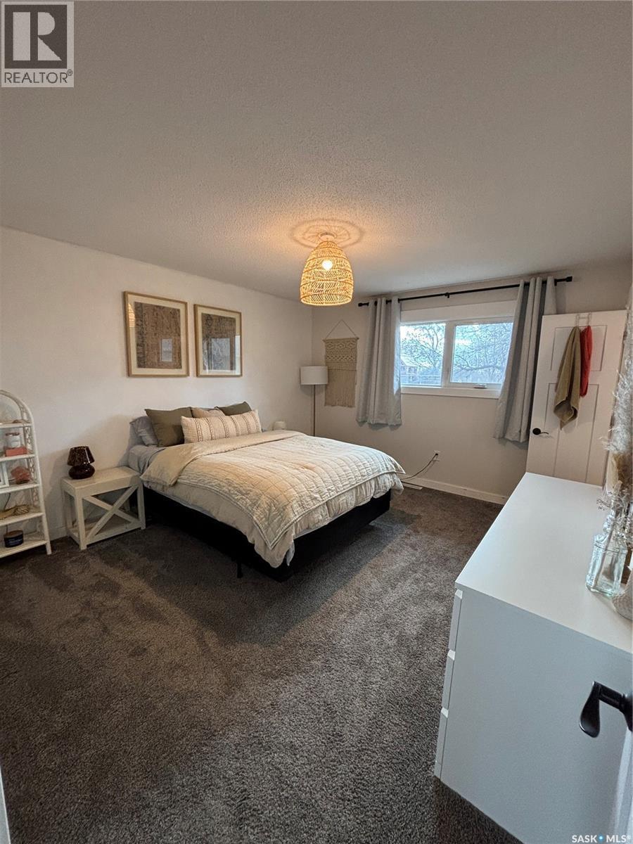 845 Prospect Avenue, Oxbow, SK - Indoor Photo Showing Bedroom