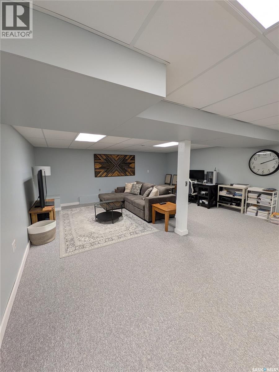 845 Prospect Avenue, Oxbow, SK - Indoor