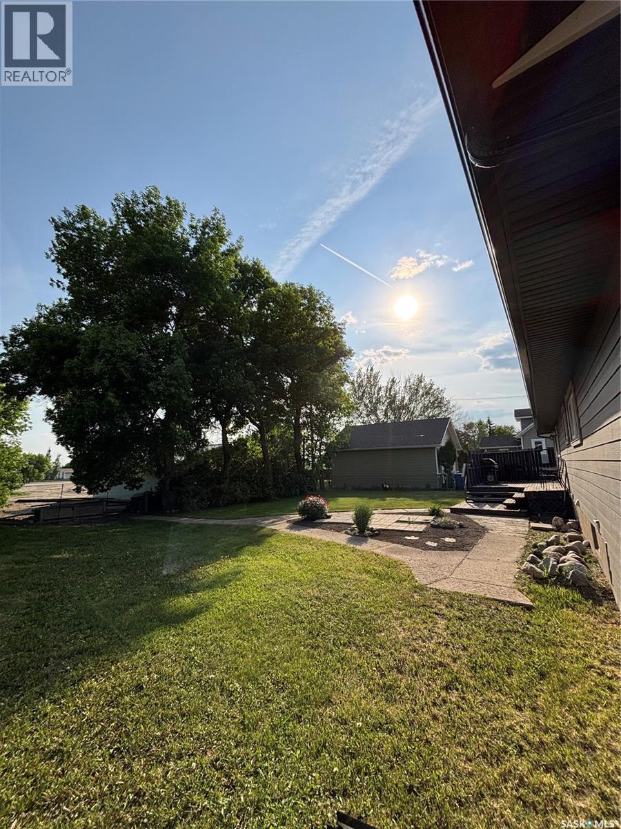 845 Prospect Avenue, Oxbow, SK - Outdoor
