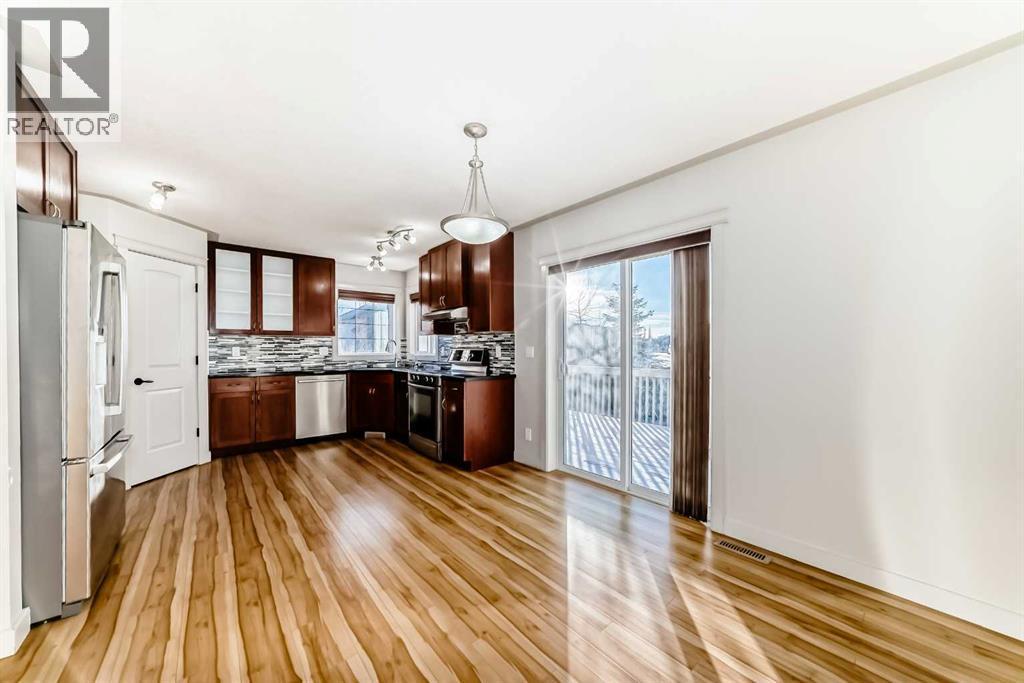 1156 Sherwood Boulevard Nw, Calgary, AB - Indoor Photo Showing Kitchen