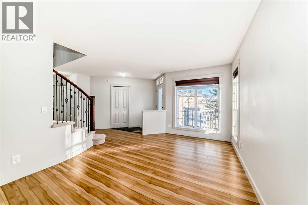 1156 Sherwood Boulevard Nw, Calgary, AB - Indoor Photo Showing Other Room